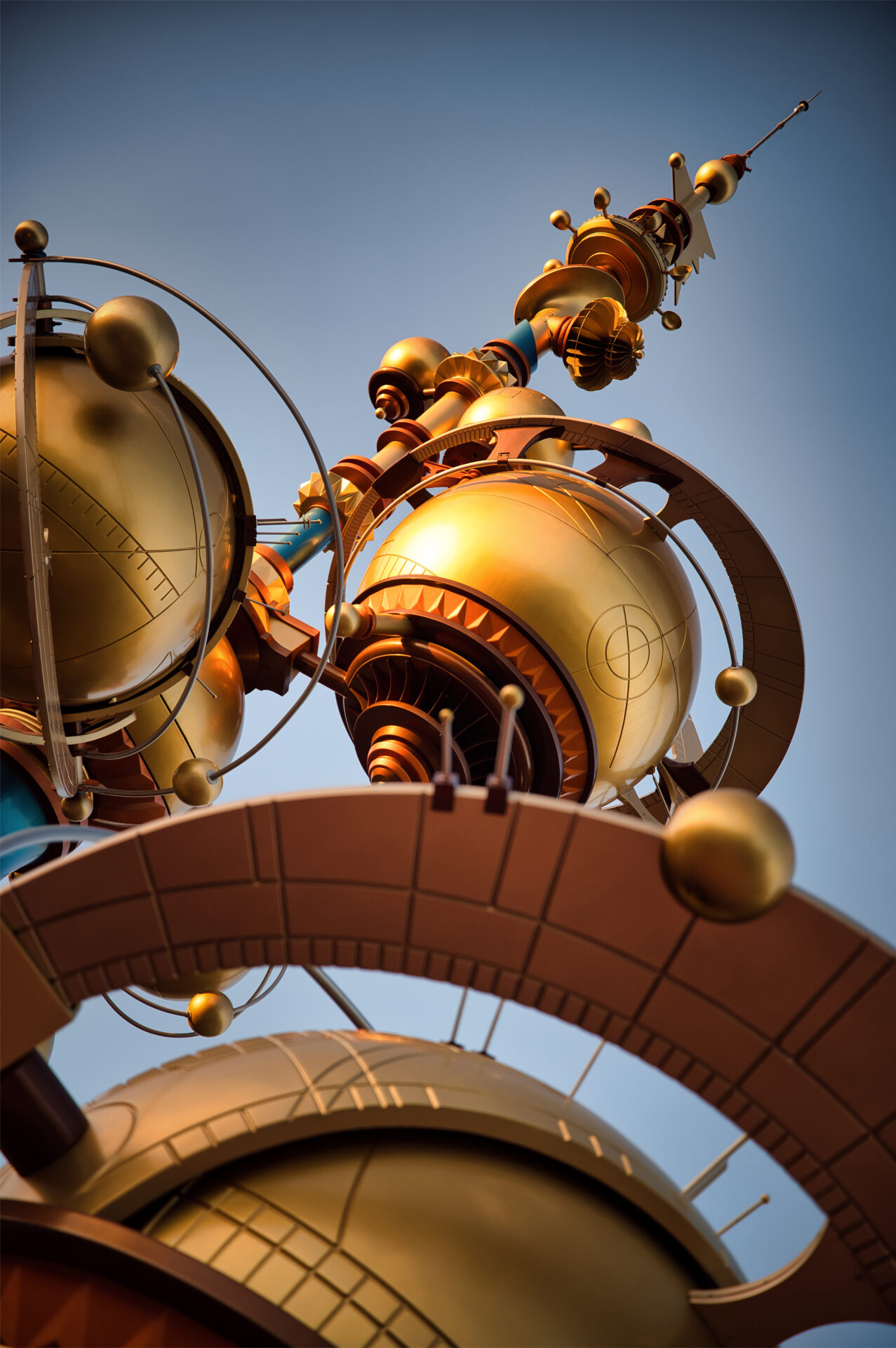 Disneyland Paris Discoveryland Orbitron Machines Volantes Orbes Globes Gold