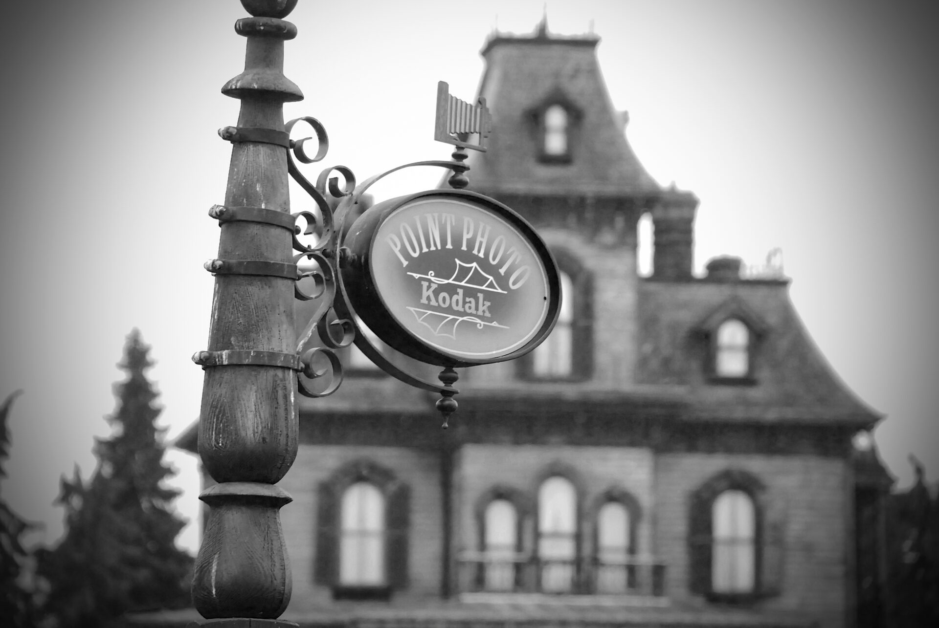 Disneyland Paris Phantom Manor Photo Point Kodak