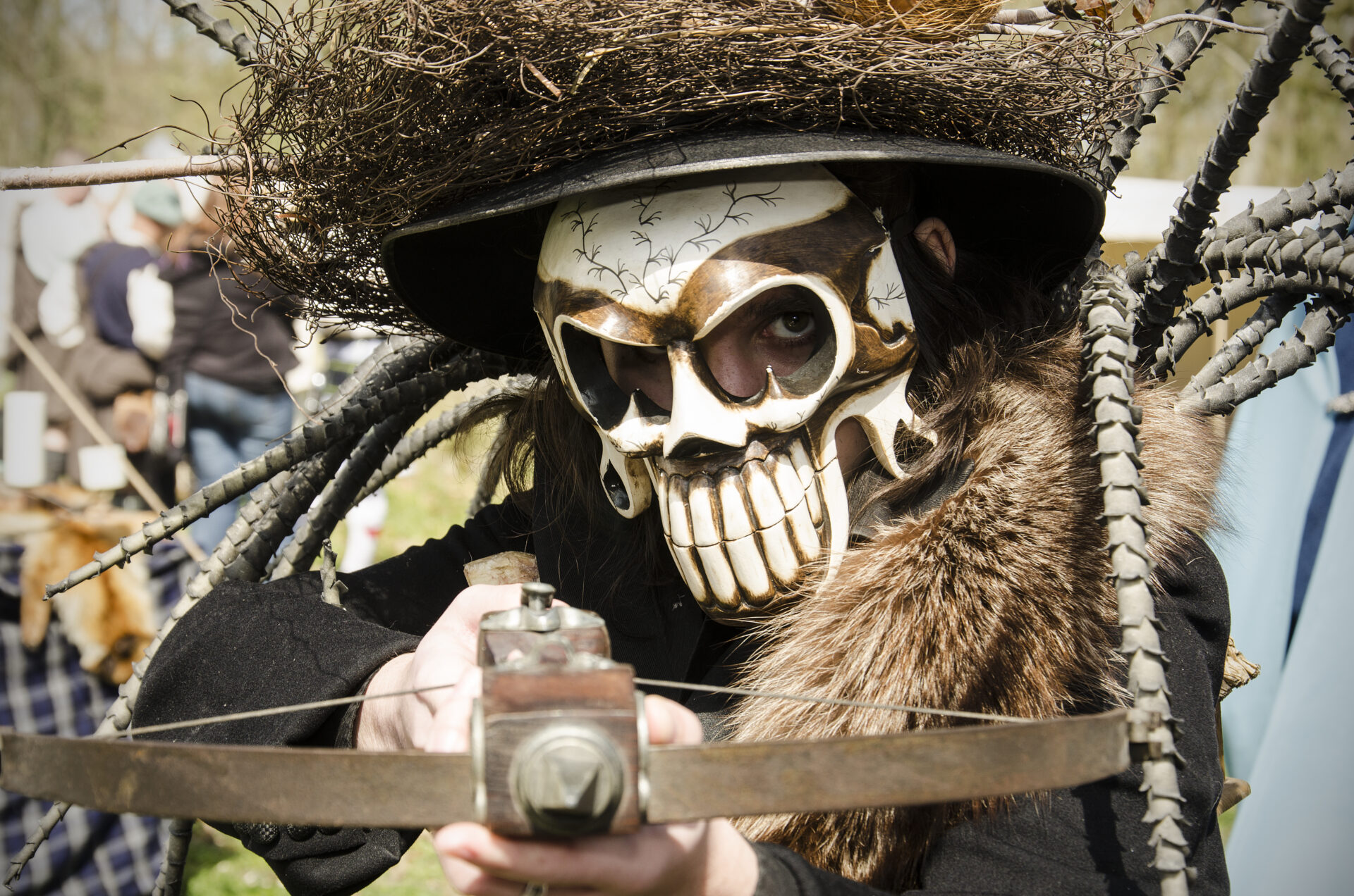 Elf Fantasy Fair Haarzuilens crossbow skull mask warrior elfia fair cosplay EFF 19