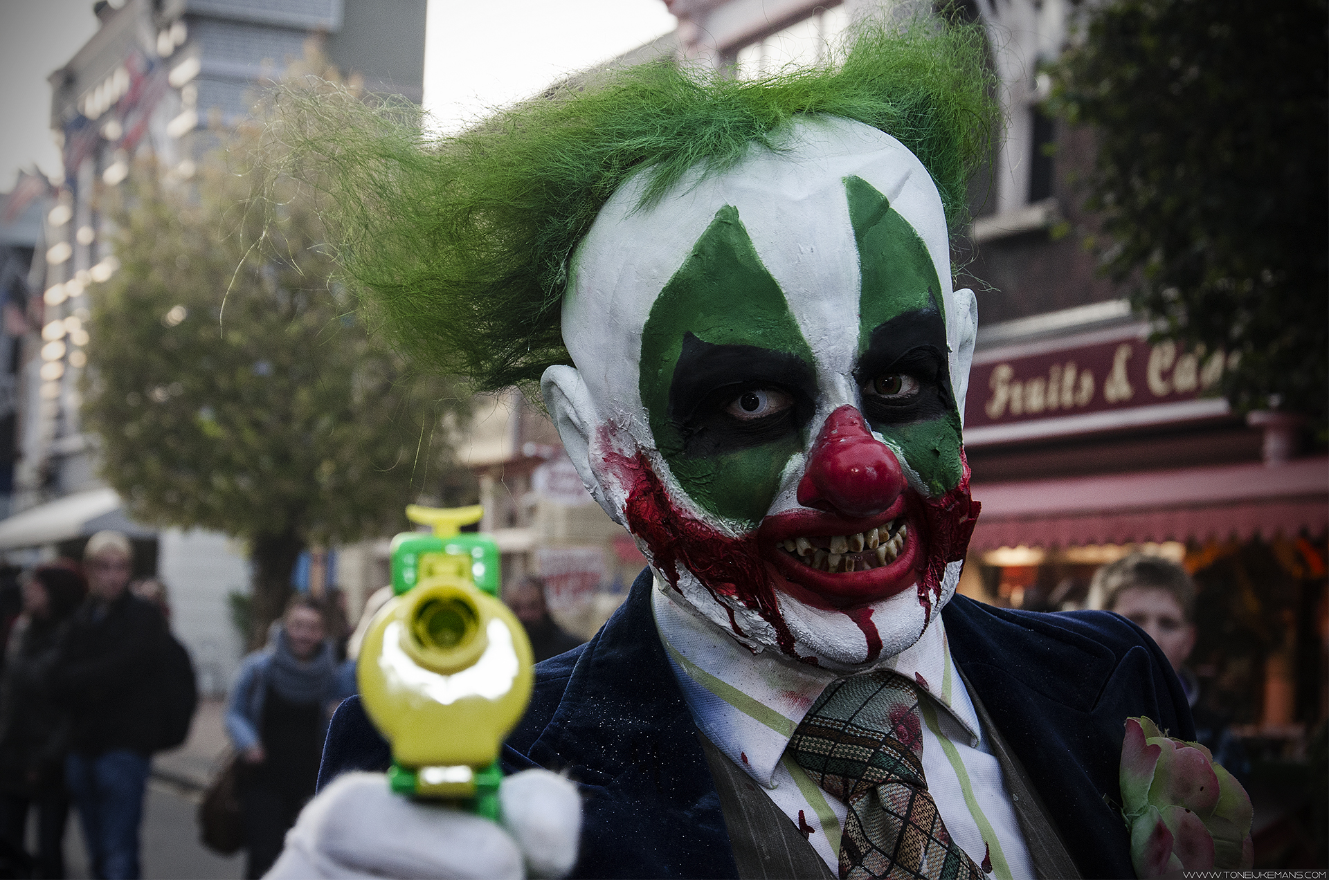 Halloween Moviepark Germany MPG horrorfest clown waterpistol scary make up monster ghoul trick or treat ghost 5