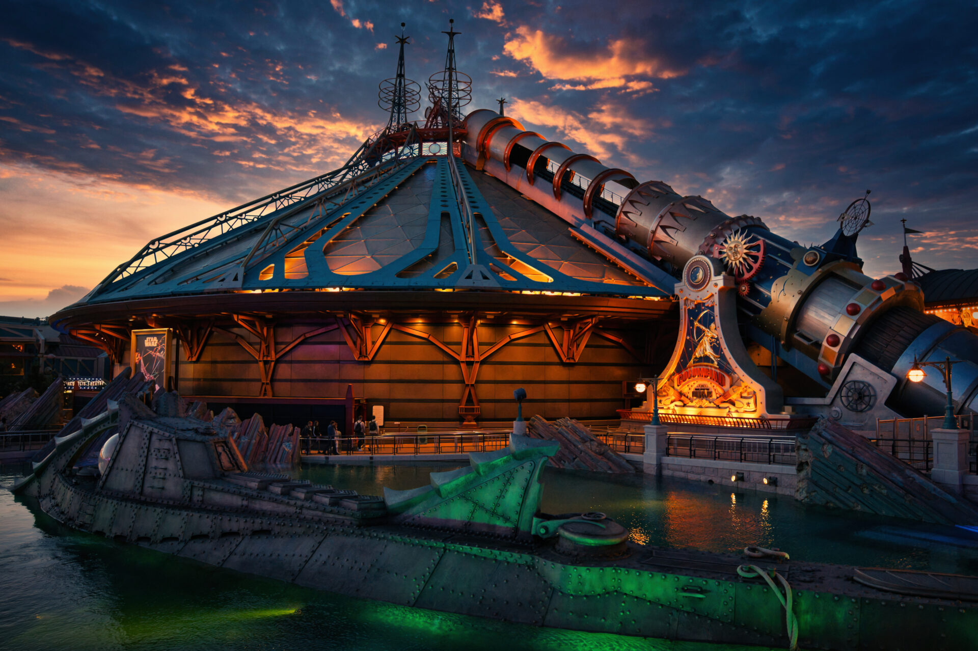 Space Mountain Disneyland Paris Hyper Sunset Discoveryland Canon Jules Verne From the Earth to the Moon Night