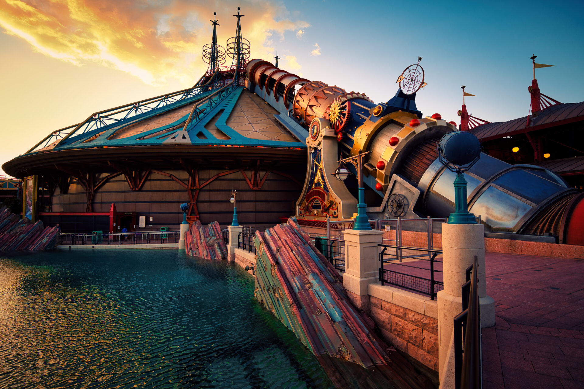 Space Mountain Disneyland Paris Hyper Sunset Discoveryland Canon Jules Verne From the Earth to the Moon Steampunk