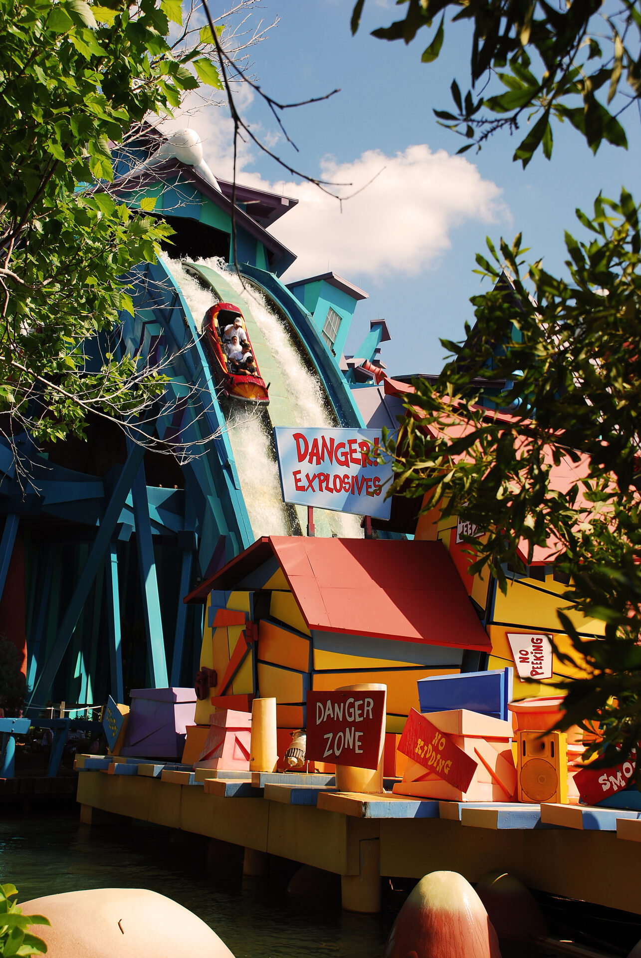Universal Studios Islands of Adventure Dudley Do Rights Ripsaw Falls